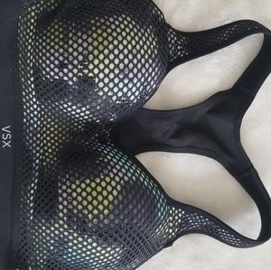 Incredible lightweight max sports bra